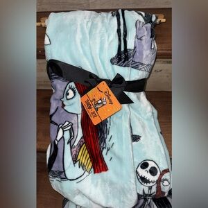 Cute 🥰 Disney Nightmare Before Christmas Oversized Plush Throw Blanket 60” x 70”